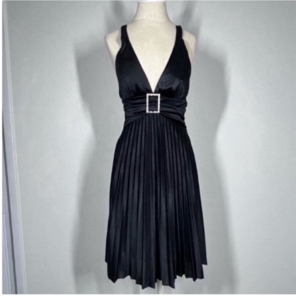 Black Plunging V-Neck Pleated Dress with Buckle Waist